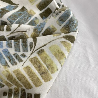 Θερμό ύφασμα καλοκαιριού Rayon 68 * 68 πυκνότητα για προσαρμοσμένο σχεδιασμό