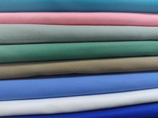 Αδιάβροχο αντι χάπι 100% Polyester Twill ύφασμα Εργασιακά ρούχα Υφασμάτινο ύφασμα Προσαρμοσμένο χρώμα