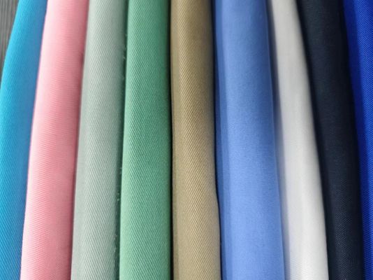 Αδιάβροχο αντι χάπι 100% Polyester Twill ύφασμα Εργασιακά ρούχα Υφασμάτινο ύφασμα Προσαρμοσμένο χρώμα