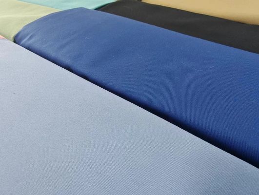 Ανθεκτικό στο νερό 100% Polyester Twill Gabardine ύφασμα Προσαρμοσμένο για εργασιακά ρούχα