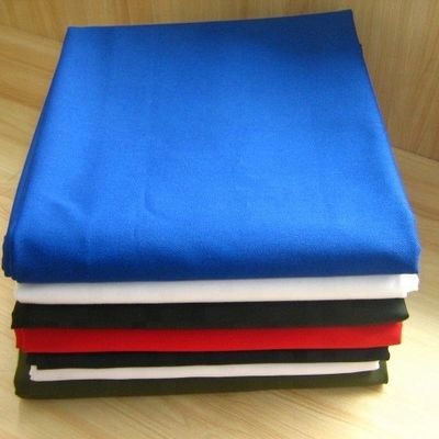 Αντιφλεγμονώδης 100% πολυεστέρας Twill Gabardine υφασμένο ύφασμα για την ενδυμασία στη βιομηχανία