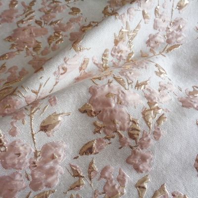 100% πολυεστέρα μεταλλικό jacquard κενό ύφασμα σε έτοιμο χρώμα αποθέματος για τις απαιτήσεις σας