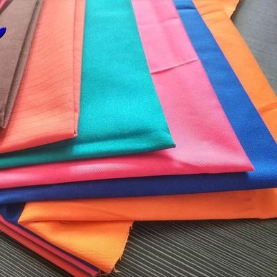 Απλό στυλ Αντιστατικό 100 Polyester Twill ύφασμα για στολή σε προσαρμοσμένο χρώμα